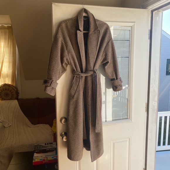 HOUNDSTOOTH TRENCH COAT - Picture 2 of 4